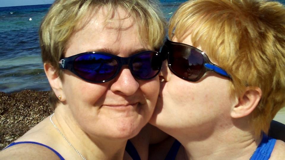 539763_3711444389675_937127847_n